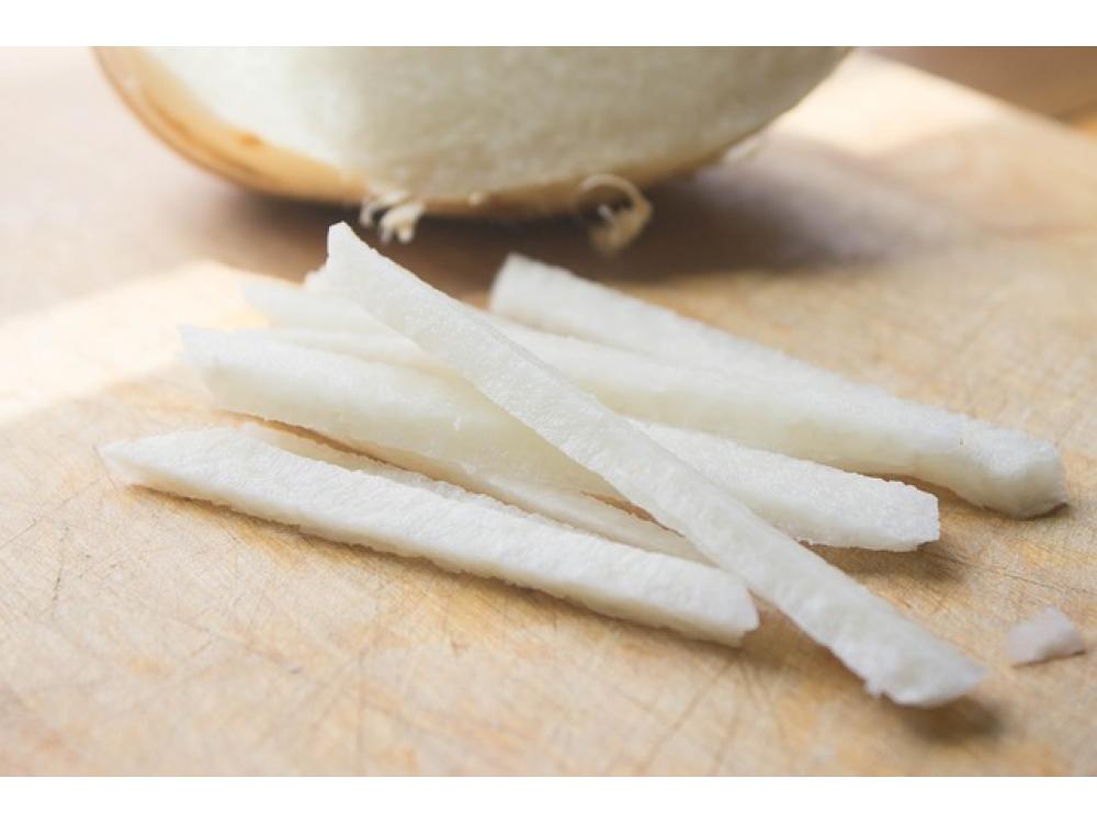 What are the health benefits of jicama? It is low in calories, sugar